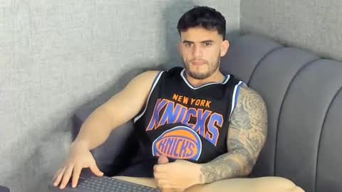 ricardogonzalez666 online show from December 2024 04:34:02 AM