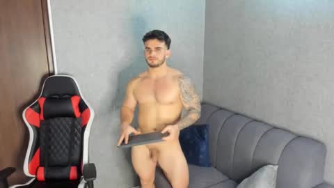 ricardogonzalez666 online show from December 2024 03:47:02 AM