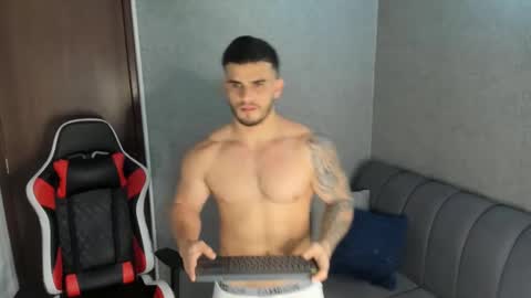 ricardogonzalez666 online show from December 2024 05:40:01 PM