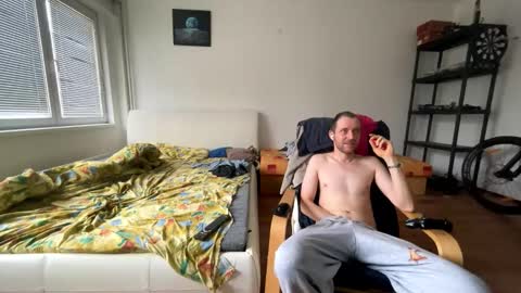 ricciardio online show from October 2025 09:41:02 AM