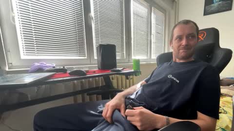 ricciardio online show from October 2025 11:07:01 AM