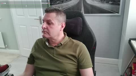 UK Straight Guy online show from April 2026 05:00:01 PM