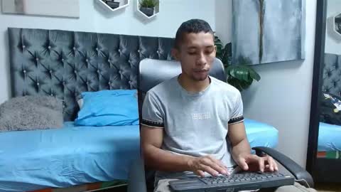 richar_voller online show from March 2025 12:43:01 PM