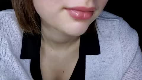 Luna online show from April 2026 06:33:02 PM