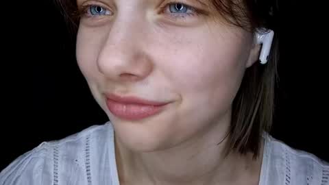 Luna online show from April 2026 07:58:01 PM