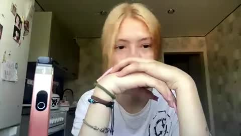 Snapshot of richellearmentrout chatting on June 2026 02:10:01 PM jenny online show from June 2026 02:10:01 PM