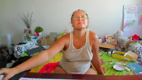 Anna - not anna - right Anna  online show from September 2025 01:35:01 PM