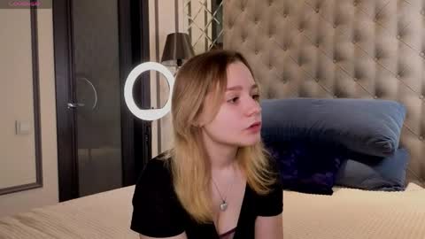 Violetta online show from April 2026 01:05:01 AM