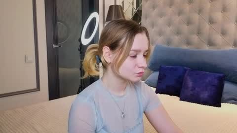 Violetta online show from April 2026 01:07:01 AM