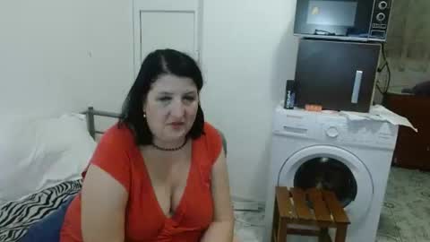 Snapshot of ridemerafsuzana chatting on January 2025 03:40:01 PM Ridemeraf online show from January 2025 03:40:01 PM
