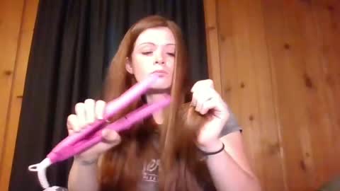 Snapshot of ridinghoodred chatting on June 2026 10:12:02 PM ridinghoodred online show from June 2026 10:12:02 PM