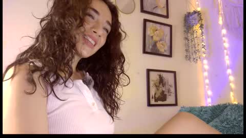 Independent model online show from October 2025 08:56:02 AM