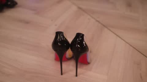    if you wanna buy smth stockingsph etc  custom videos or pics  online show from February 2025 03:01:02 PM