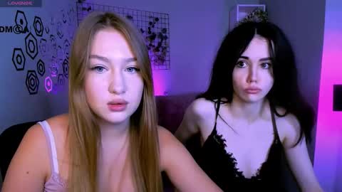 Snapshot of riley_sanders chatting on October 2025 07:25:02 PM Meow online show from October 2025 07:25:02 PM