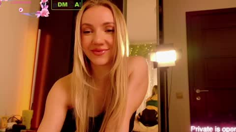 Rina Asty online show from April 2026 05:29:01 PM