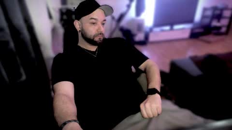 Snapshot of riptid3_ chatting on February 2025 12:00:02 PM Ask Me online show from February 2025 12:00:02 PM