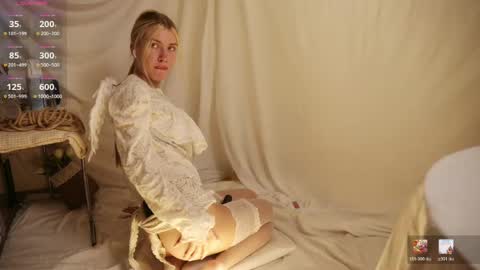 Snapshot of riri_kikki chatting on May 2026 04:14:01 PM DARIA online show from May 2026 04:14:01 PM