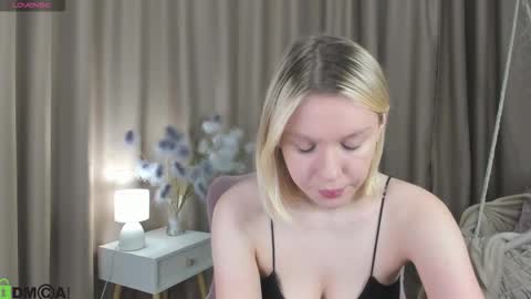 Snapshot of river_stoynee chatting on October 2025 05:03:01 PM river_stoynee online show from October 2025 05:03:01 PM