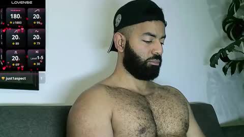 SebasRoa online show from October 2025 03:30:01 PM