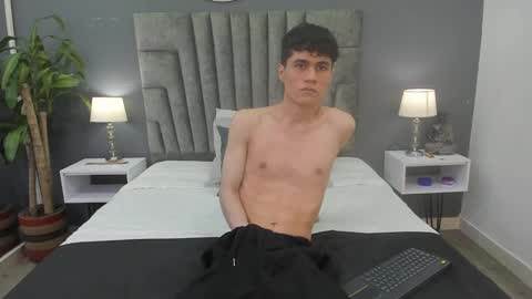 Roan Birkin online show from January 2025 08:54:01 PM