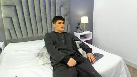 Roan Birkin online show from February 2025 02:18:01 AM