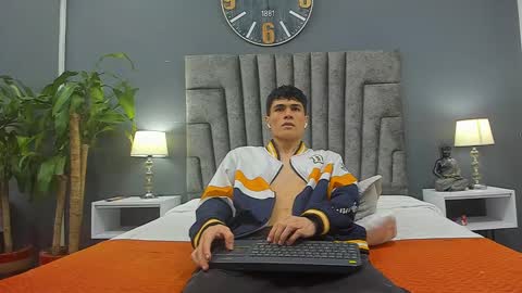 Roan Birkin online show from February 2025 07:36:01 PM