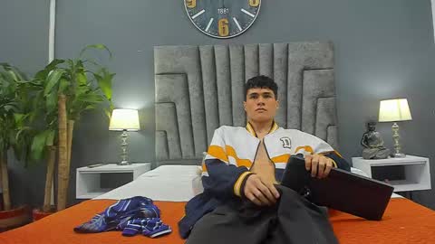 Roan Birkin online show from February 2025 01:46:02 AM