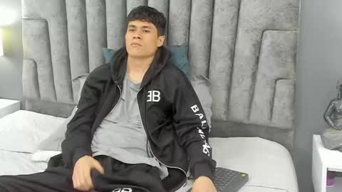 Roan Birkin online show from March 2025 01:52:02 AM