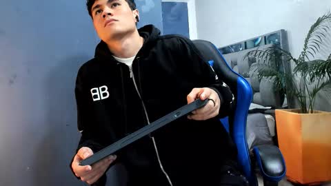 Roan Birkin online show from September 2025 08:20:01 PM