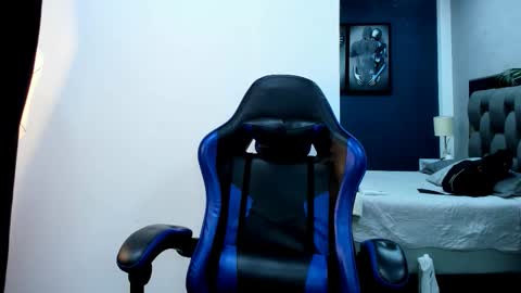 Roan Birkin online show from December 2025 10:37:02 PM