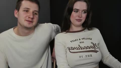 Lisa and Robert  i am online all days 900 am GMT3   online show from March 2025 06:23:01 PM