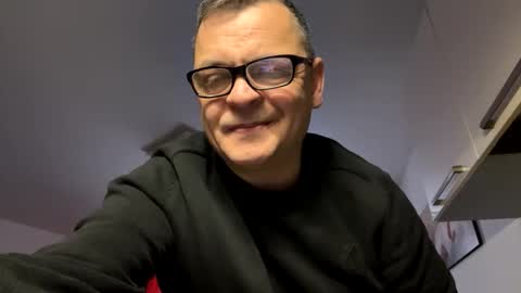 Snapshot of robert_tino chatting on January 2026 08:40:02 AM robert_tino online show from January 2026 08:40:02 AM