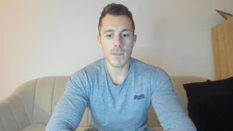 Snapshot of roberto4ever chatting on December 2024 05:06:02 PM roberto4ever online show from December 2024 05:06:02 PM