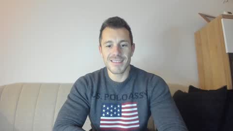Snapshot of roberto4ever chatting on December 2024 03:54:02 PM roberto4ever online show from December 2024 03:54:02 PM