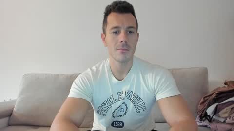 Snapshot of roberto4ever chatting on January 2025 06:46:01 AM roberto4ever online show from January 2025 06:46:01 AM