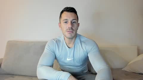 Snapshot of roberto4ever chatting on February 2025 06:28:01 PM roberto4ever online show from February 2025 06:28:01 PM