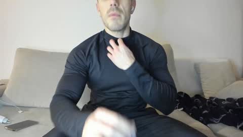 Snapshot of roberto4ever chatting on February 2025 05:53:02 PM roberto4ever online show from February 2025 05:53:02 PM