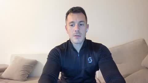 roberto4ever online show from November 2025 04:06:01 PM