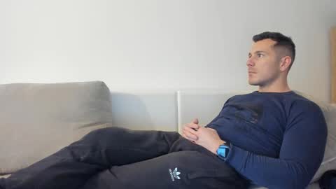 roberto4ever online show from November 2025 12:09:02 PM