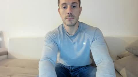 roberto4ever online show from April 2026 10:46:01 AM