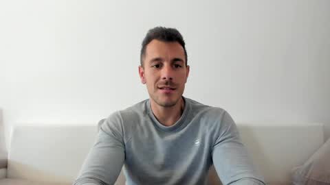 roberto4ever online show from April 2026 11:25:02 AM