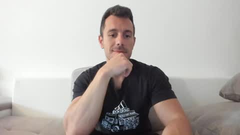 roberto4ever online show from June 2026 01:06:02 PM
