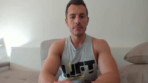 roberto4ever online show from June 2026 04:30:02 AM