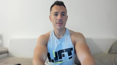 roberto4ever online show from June 2026 05:22:01 AM