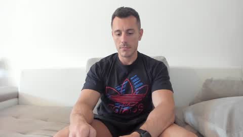 roberto4ever online show from June 2026 01:00:02 PM