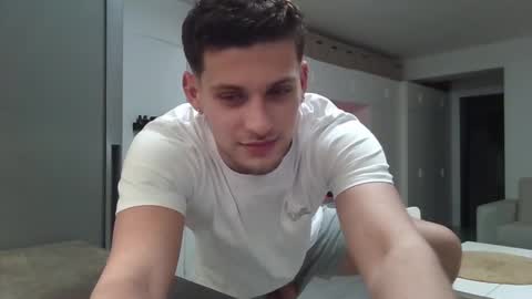 Roberto online show from February 2025 04:58:02 PM