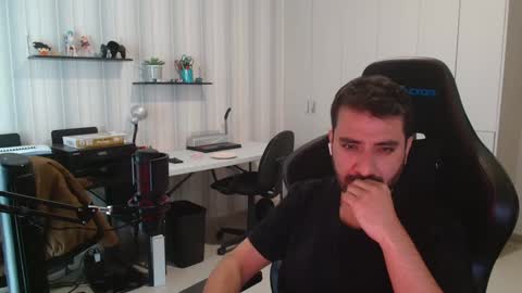 robertocarlos19 online show from October 2025 09:56:01 PM