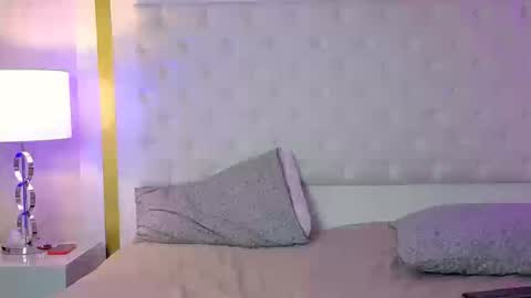 Snapshot of robinbennett chatting on September 2025 01:44:02 PM robin D online show from September 2025 01:44:02 PM