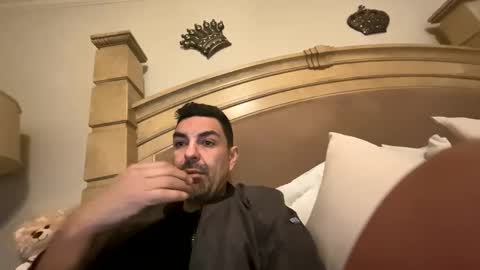 roblatino12 online show from December 2024 11:01:02 PM