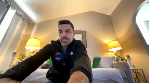 roblatino12 online show from December 2024 06:16:01 PM